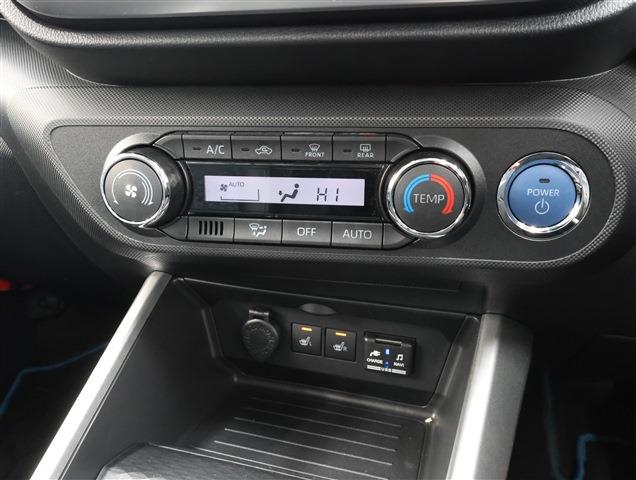 DAIHATSU ROCKY Premier G HEV CH0000060472