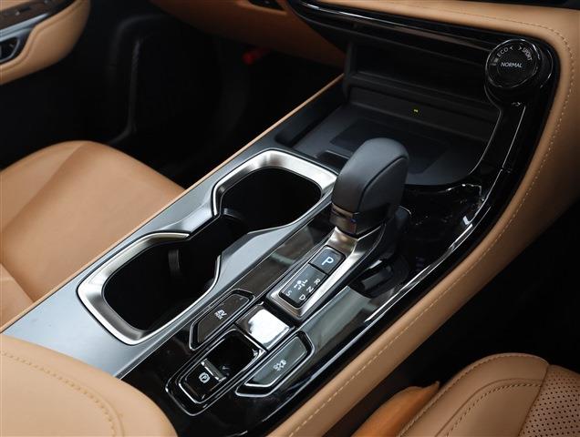 LEXUS NX HYBRID Version L CH0000060665