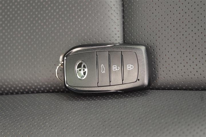 TOYOTA CROWN CROSSOVER G Advanced Leather Package CH0000060190
