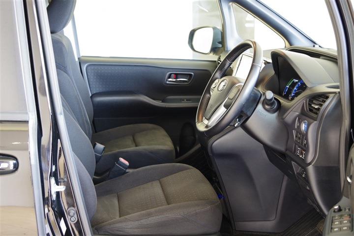 TOYOTA VOXY HV V CH0000061445