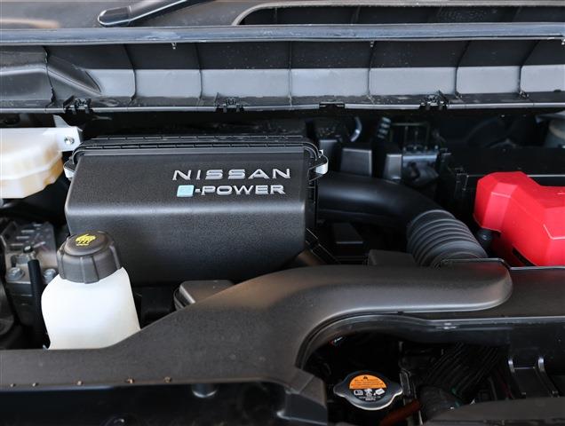 NISSAN SERENA e-4ORCE Highway Star V CH0000058543