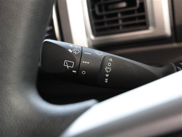 TOYOTA PIXIS MEGA L SA3 CH0000056410
