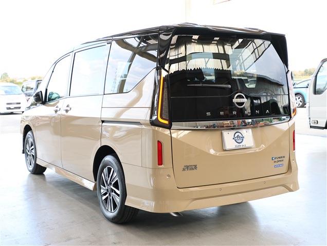NISSAN SERENA e-4ORCE Highway Star V CH0000058543