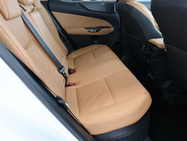 LEXUS NX HYBRID Version L CH0000060665