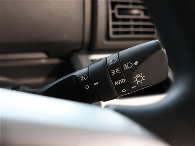 TOYOTA PIXIS MEGA L SA3 CH0000056410