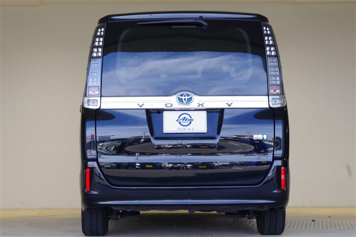 TOYOTA VOXY HV V CH0000061445