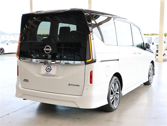 NISSAN SERENA e-POWER Highway Star V CH0000057763