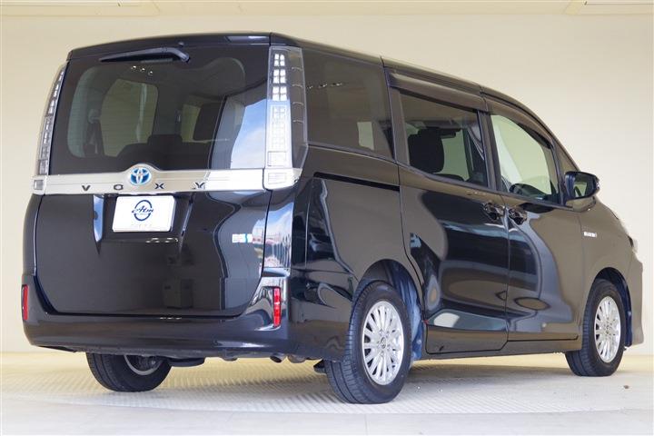 TOYOTA VOXY HV V CH0000061445