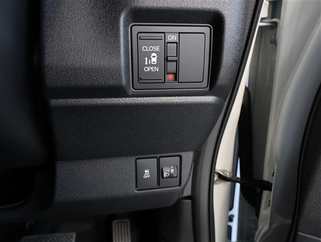 HONDA N BOX CUSTOM Base Grade CH0000060003