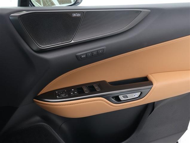 LEXUS NX HYBRID Version L CH0000060665