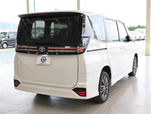 TOYOTA VOXY S-Z CH0000057476