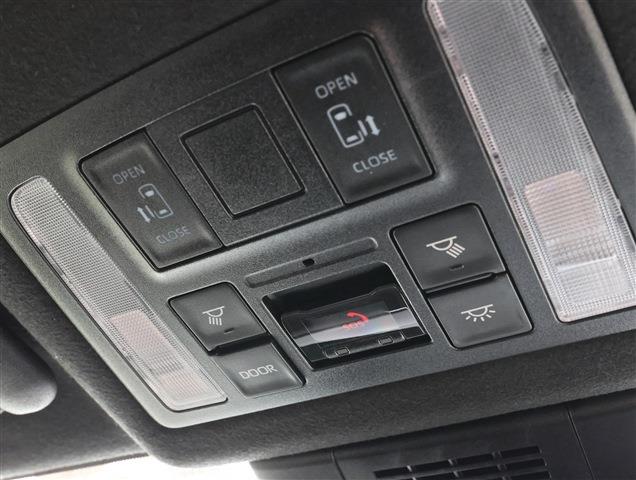 TOYOTA VOXY S-Z CH0000057476