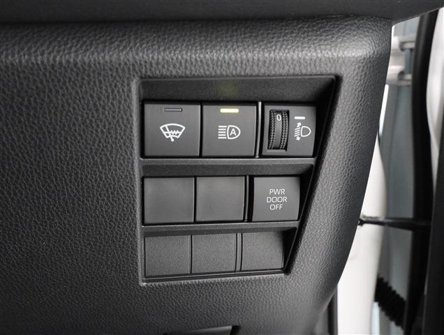 TOYOTA VOXY S-Z CH0000057476