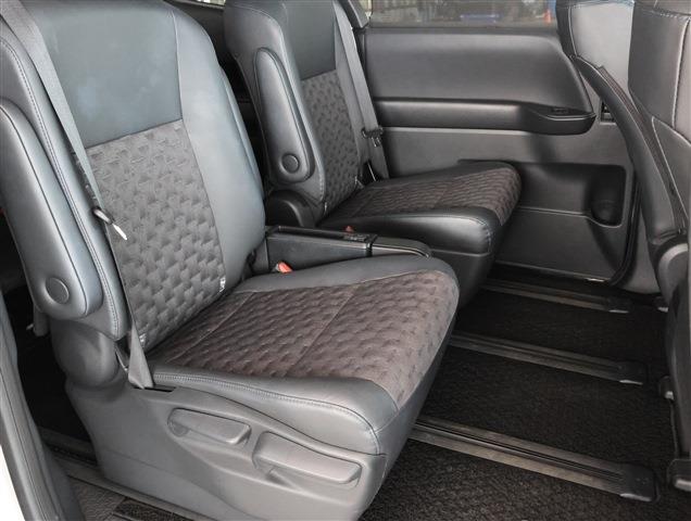 TOYOTA VOXY S-Z CH0000057476
