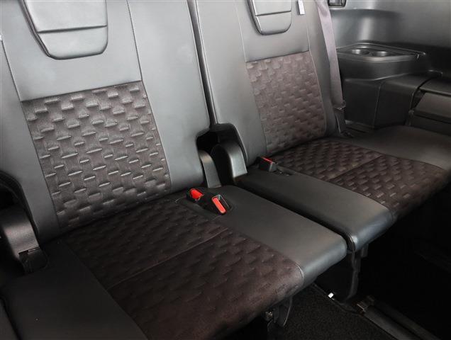 TOYOTA VOXY S-Z CH0000057476