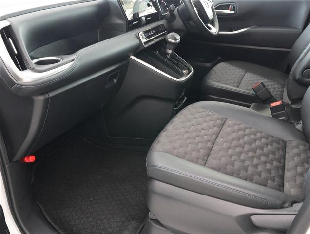 TOYOTA VOXY S-Z CH0000057476