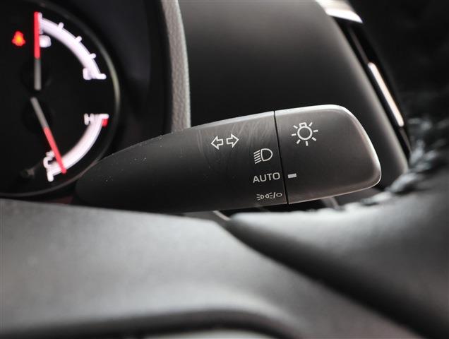 TOYOTA VOXY S-Z CH0000057476