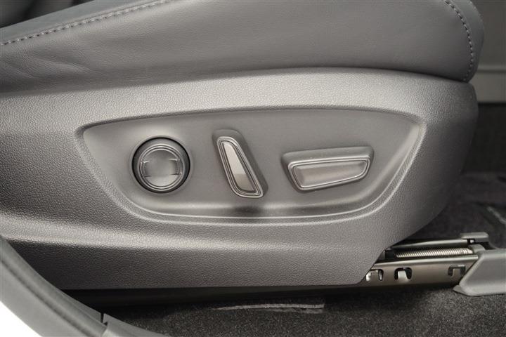 TOYOTA CROWN CROSSOVER G Advanced Leather Package CH0000060190