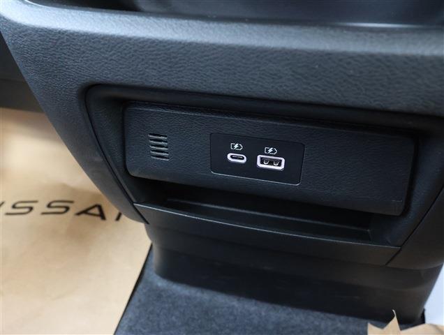 NISSAN SERENA e-4ORCE Highway Star V CH0000058543