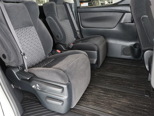 TOYOTA ALPHARD S A Package CH0000060065