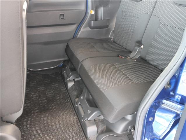 TOYOTA PIXIS MEGA L SA3 CH0000056410