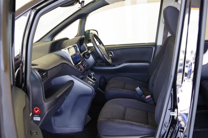 TOYOTA VOXY HV V CH0000061445