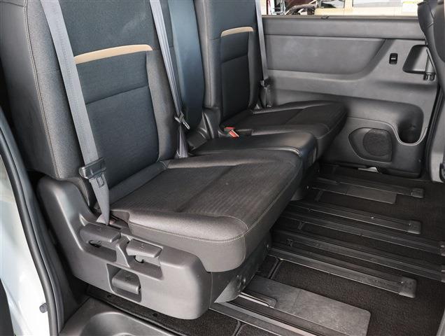 NISSAN SERENA e-POWER Highway Star V CH0000057763