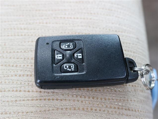 TOYOTA ALPHARD HYBRID X CH0000061024