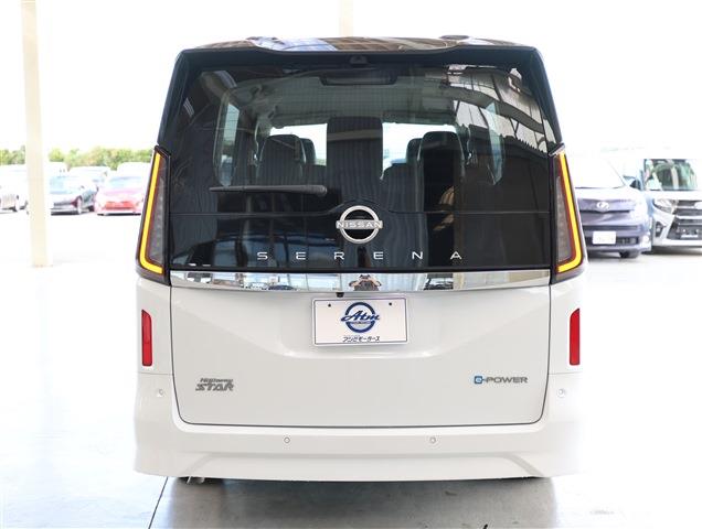 NISSAN SERENA e-POWER Highway Star V CH0000057763