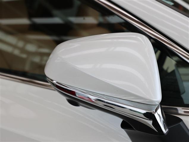 LEXUS NX HYBRID Version L CH0000060665