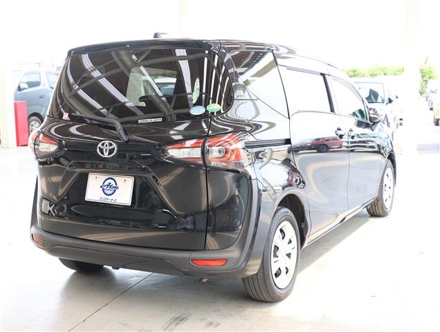TOYOTA SIENTA Fun Base G CH0000062199