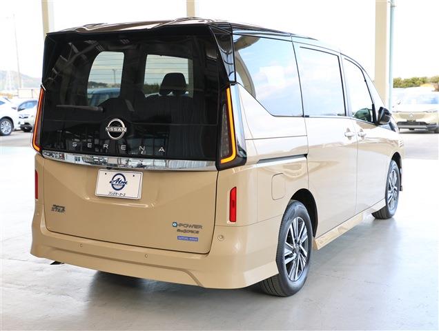 NISSAN SERENA e-4ORCE Highway Star V CH0000058543
