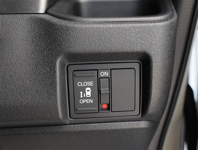 HONDA N BOX CUSTOM Base Grade CH0000062060