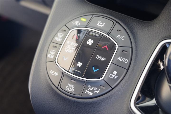 TOYOTA VOXY HV V CH0000061445
