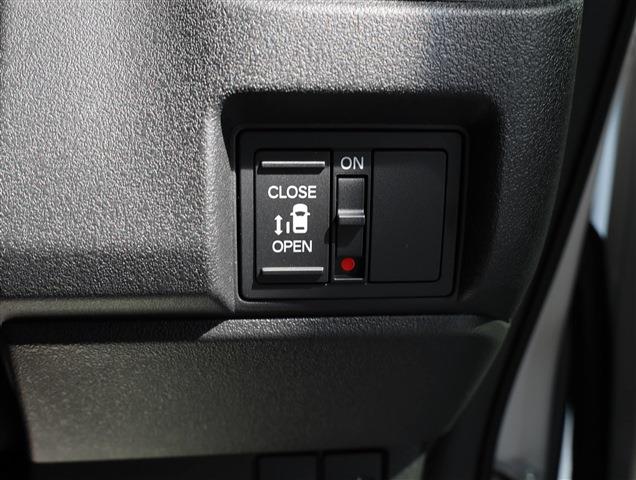 HONDA N BOX CUSTOM Base Grade CH0000062059
