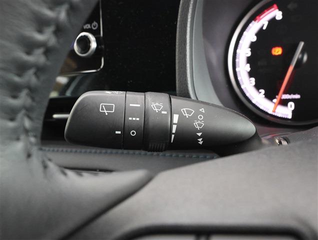 TOYOTA VOXY S-Z CH0000057476